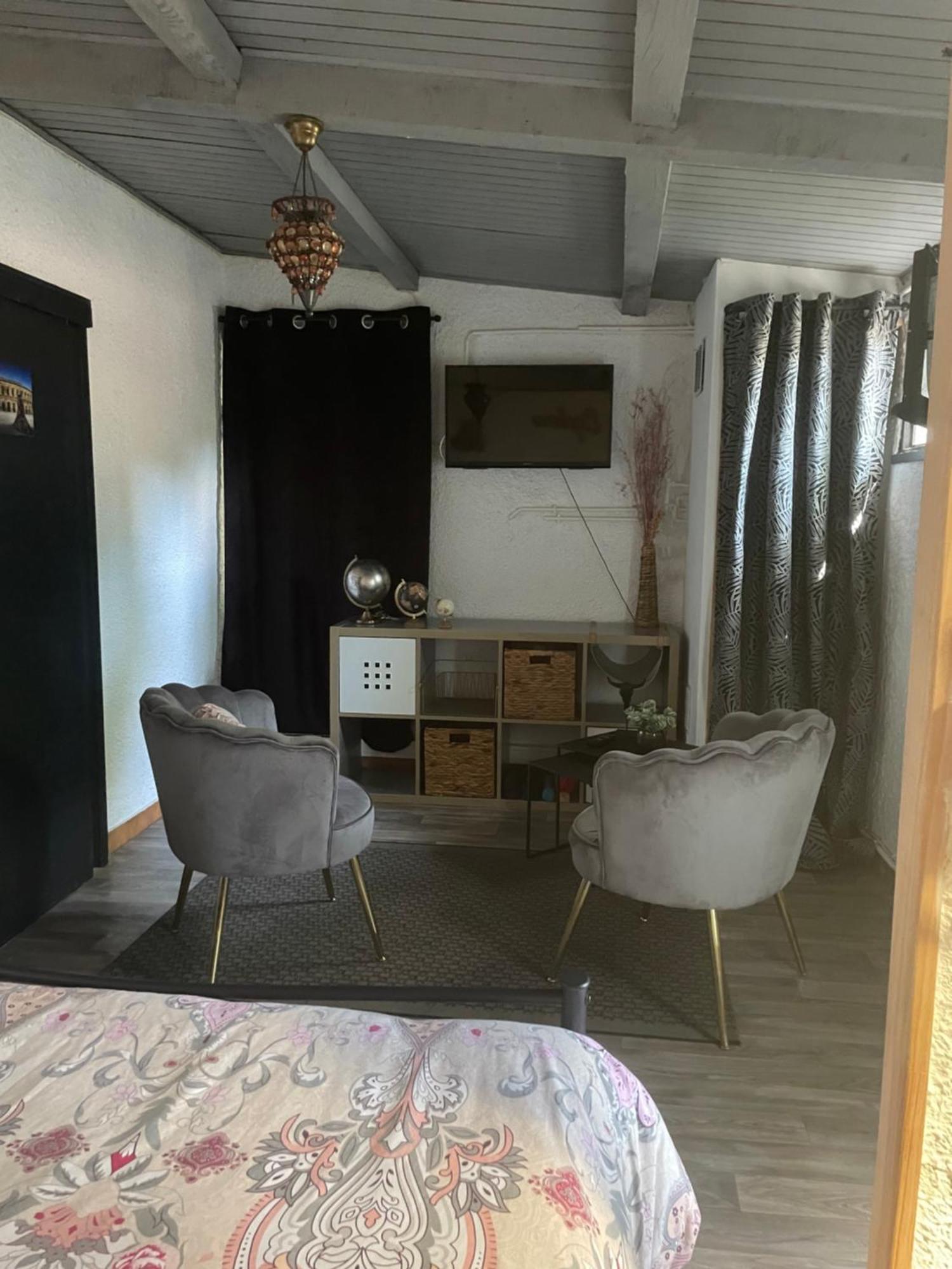 Studio Havre De Paix Au Pont Du Gard Piscine Et Jacuzzi Chez Valerie Payre 韦尔-加尔桥 外观 照片